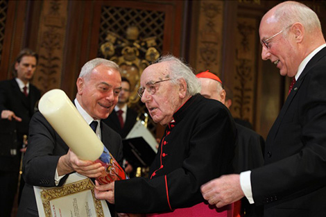 Immagine Dr. Autieri, Sen. Garavaglia, Card. Comastri, Card. Marchisano, Sen. Hans-Albert Courtial